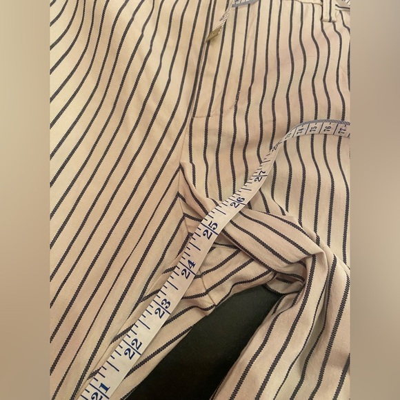Cabi Tick Tock Woman’s Crop Pants, Cream and Blue Pinstripe Size 6 - Picture 11 of 11